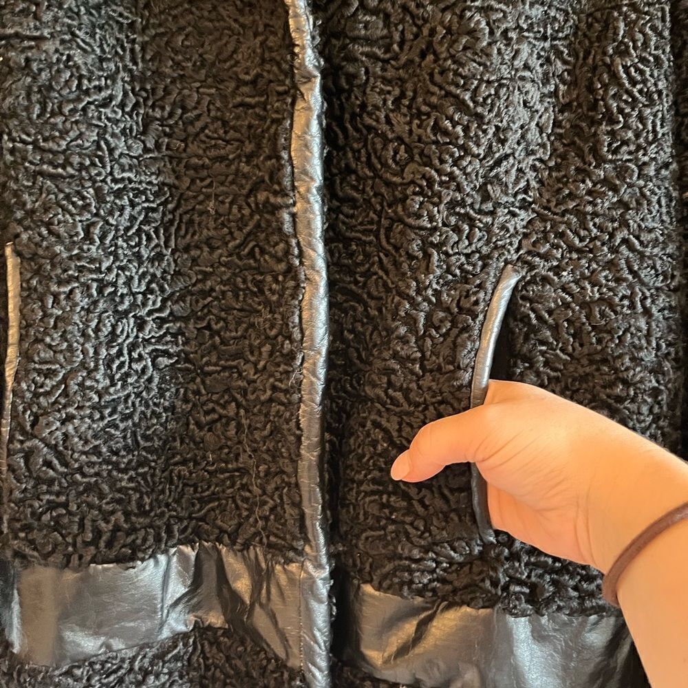 Vintage 1960s Hudson Bay black Persian lamb wool coat leather accents - Picture 11 of 16